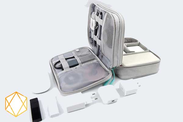 Cable bag خرید هدیه روز خبرنگار + راهنمای انتخاب {ایده های کاربردی} کیف کابل یا نظم دهنده سیم
